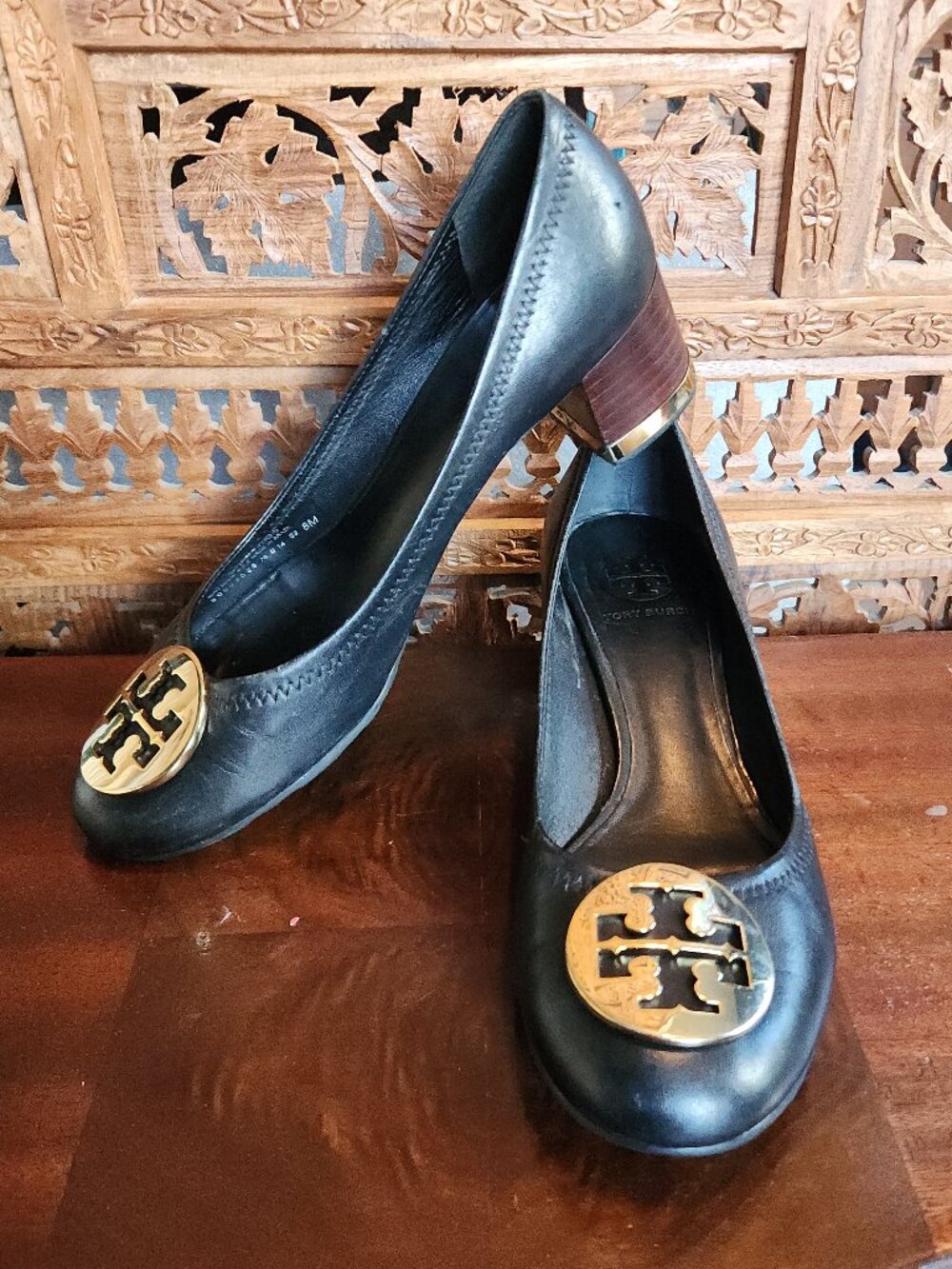 Tory Burch Amy Pump in Black with Gold Medallion